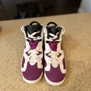 Air Jordan 6 Retro - GG Grape “Vivid Pink” size 6.5youth